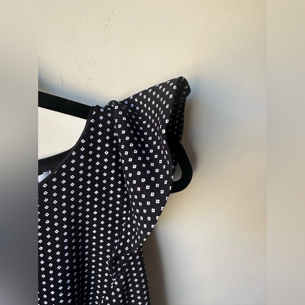 ELLE Dress Women's Size 4 Black White Round Neck Back Closure Zip - Picture 5 of 7